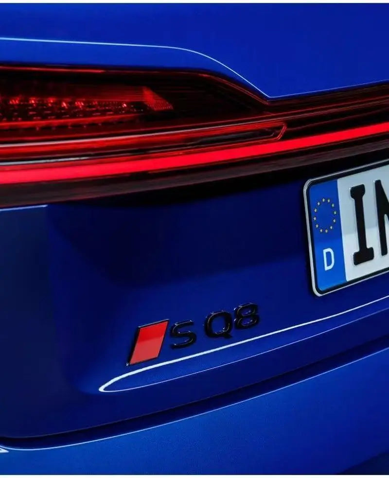 Logo de coffre SQ8 noir pour Audi (Black Edition), vue 3