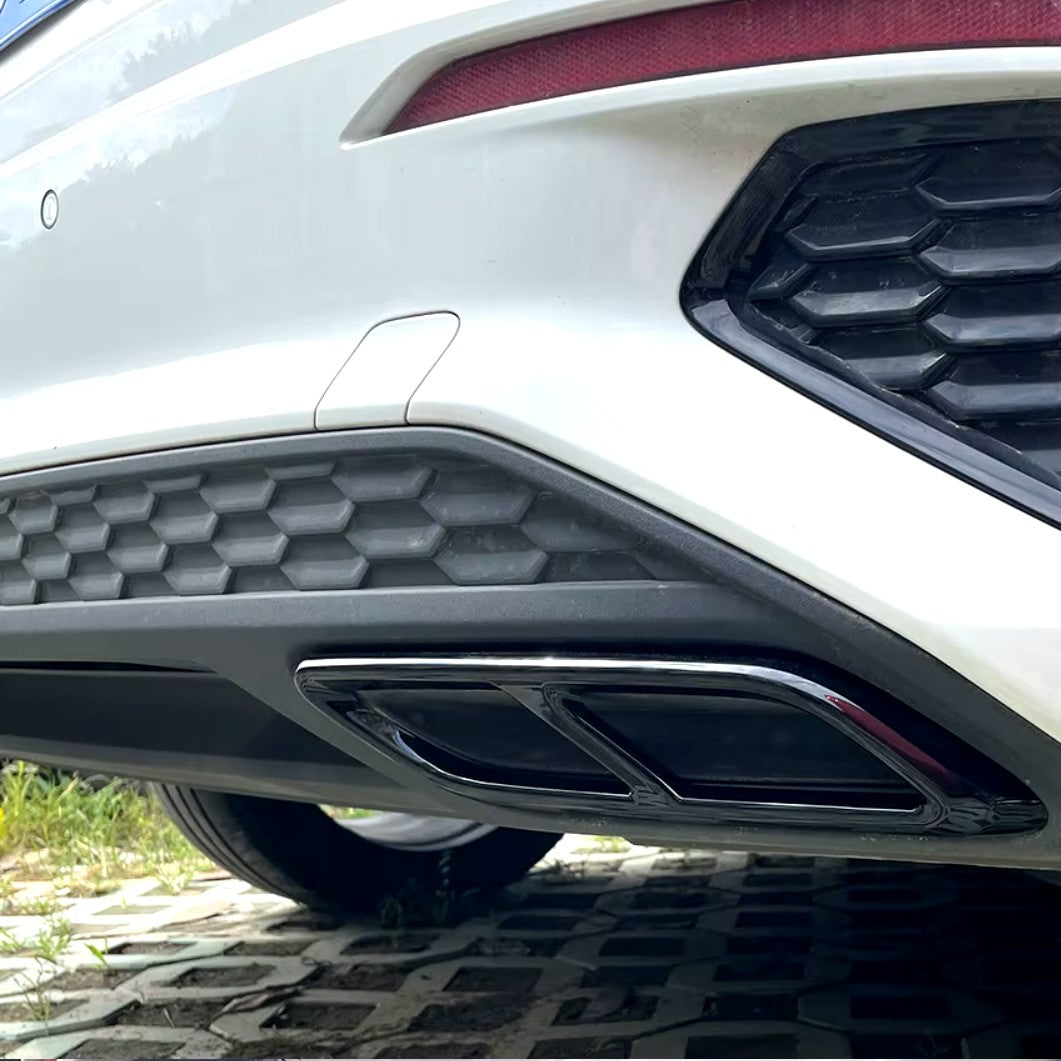 Sorties d'échappement noir brillant pour Audi A3 8Y S-Line (2020 à 2024), vue 2
