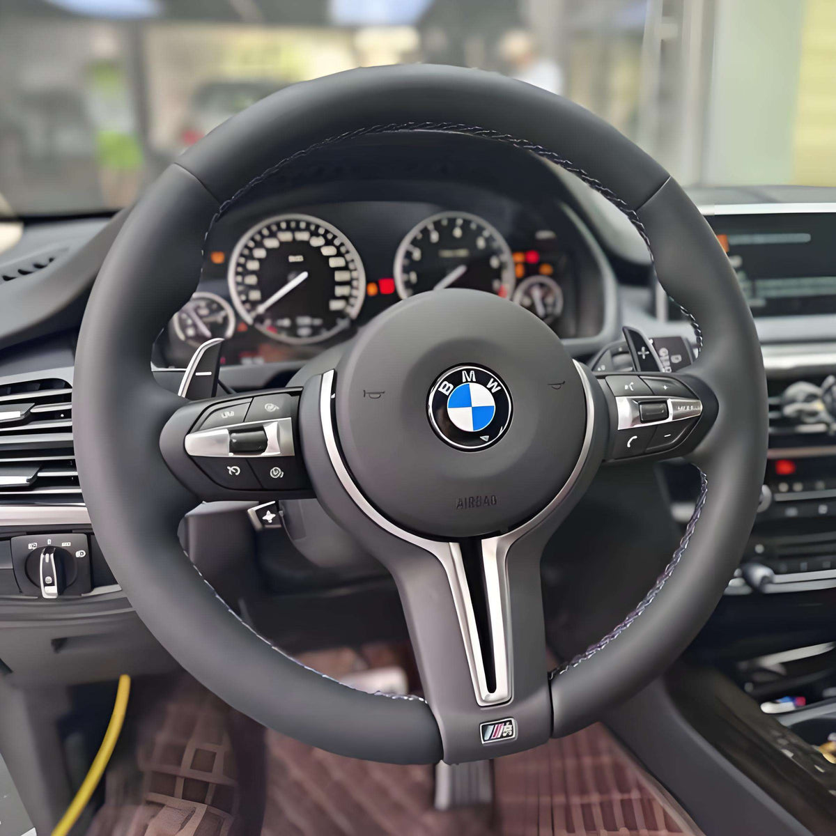 Volant Sport BMW Pack M pour BMW Série 4 F32, M4 F82 (2013 à 2017), vue 2