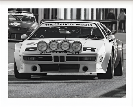 Affiche noir et blanc vintage de voiture ancienne BMW M1 Procar, vue 2