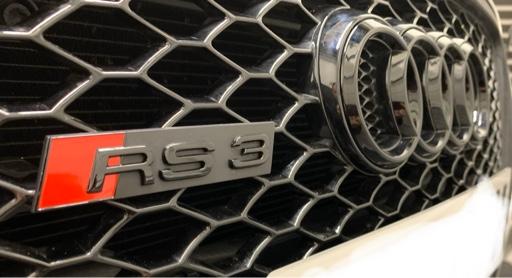 Logo de calandre RS3 noir pour Audi A3 S3 RS3