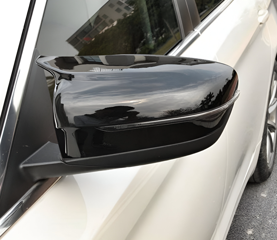 Coques de rétroviseurs type M Competition noires brillantes pour BMW Série 8 G15 (2018 à 2026), vue 2