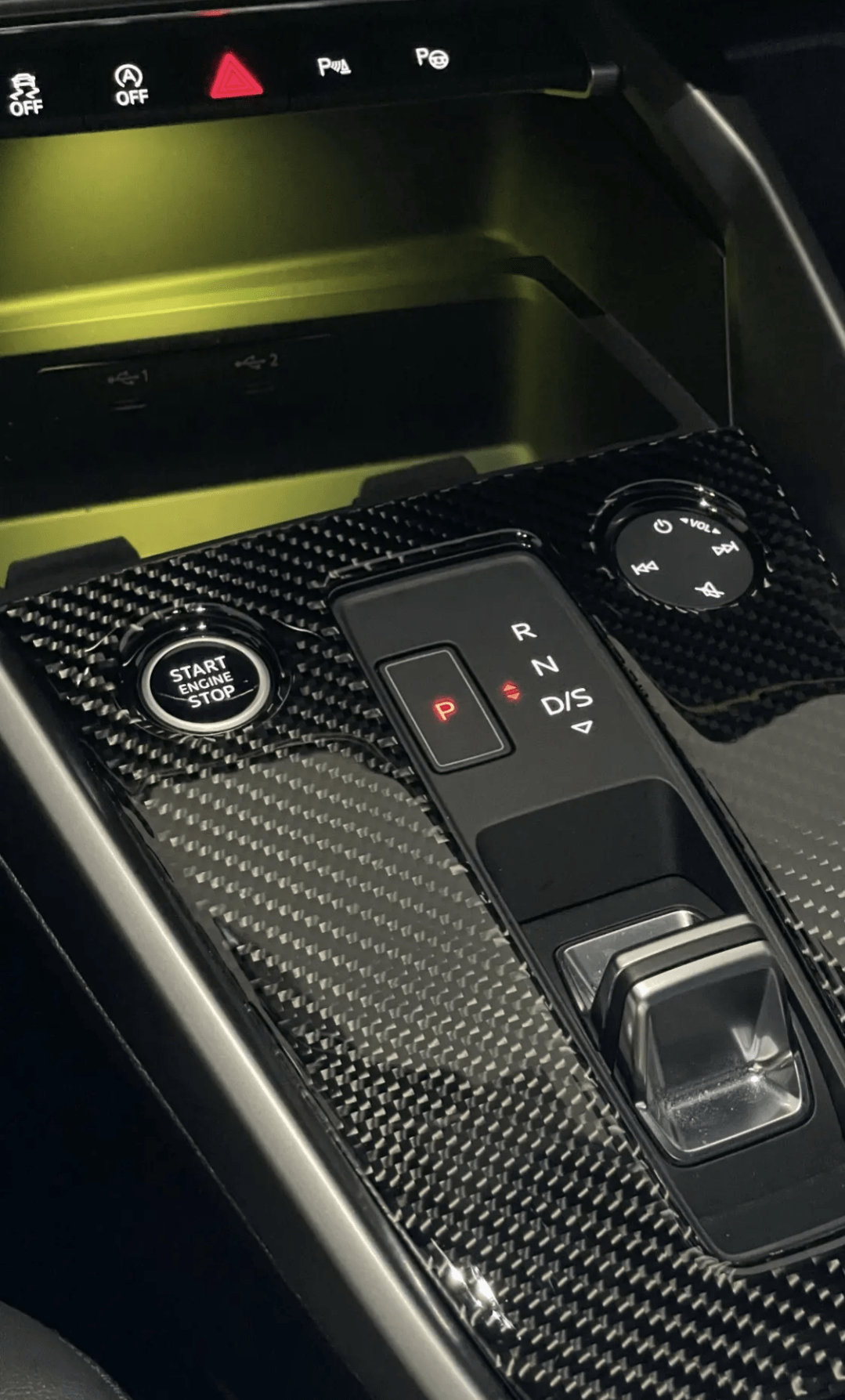 Garniture entourage de levier look carbone pour Audi A3, S3, RS3 8Y (2021 à 2024), vue 2
