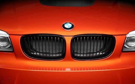 Grilles de calandre noires brillantes type M Performance pour BMW Série 1 E87 (2004 à 2011), après restylage (2007 à 2010), vue 2