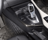 Insert intérieur carbone entourage levier de vitesse pour BMW Série 1 F20 (2011 à 2019), vue 2