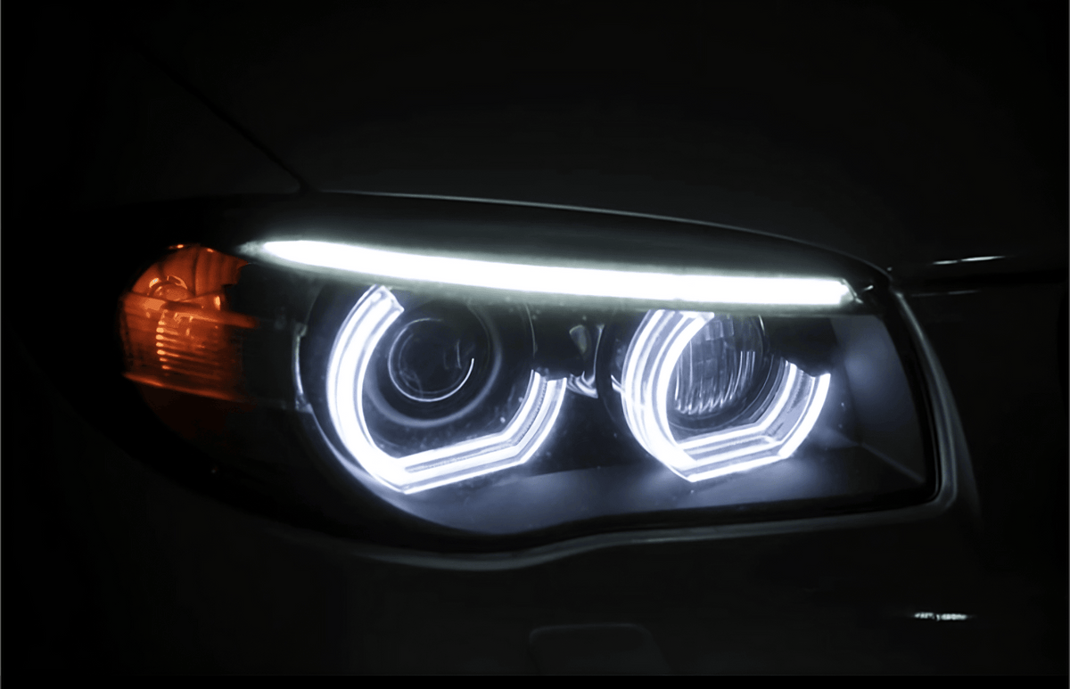 Kit phares Angel Eyes DTM, anneaux LED pour BMW Série 1 E87, E88, E82 (2004 à 2011)