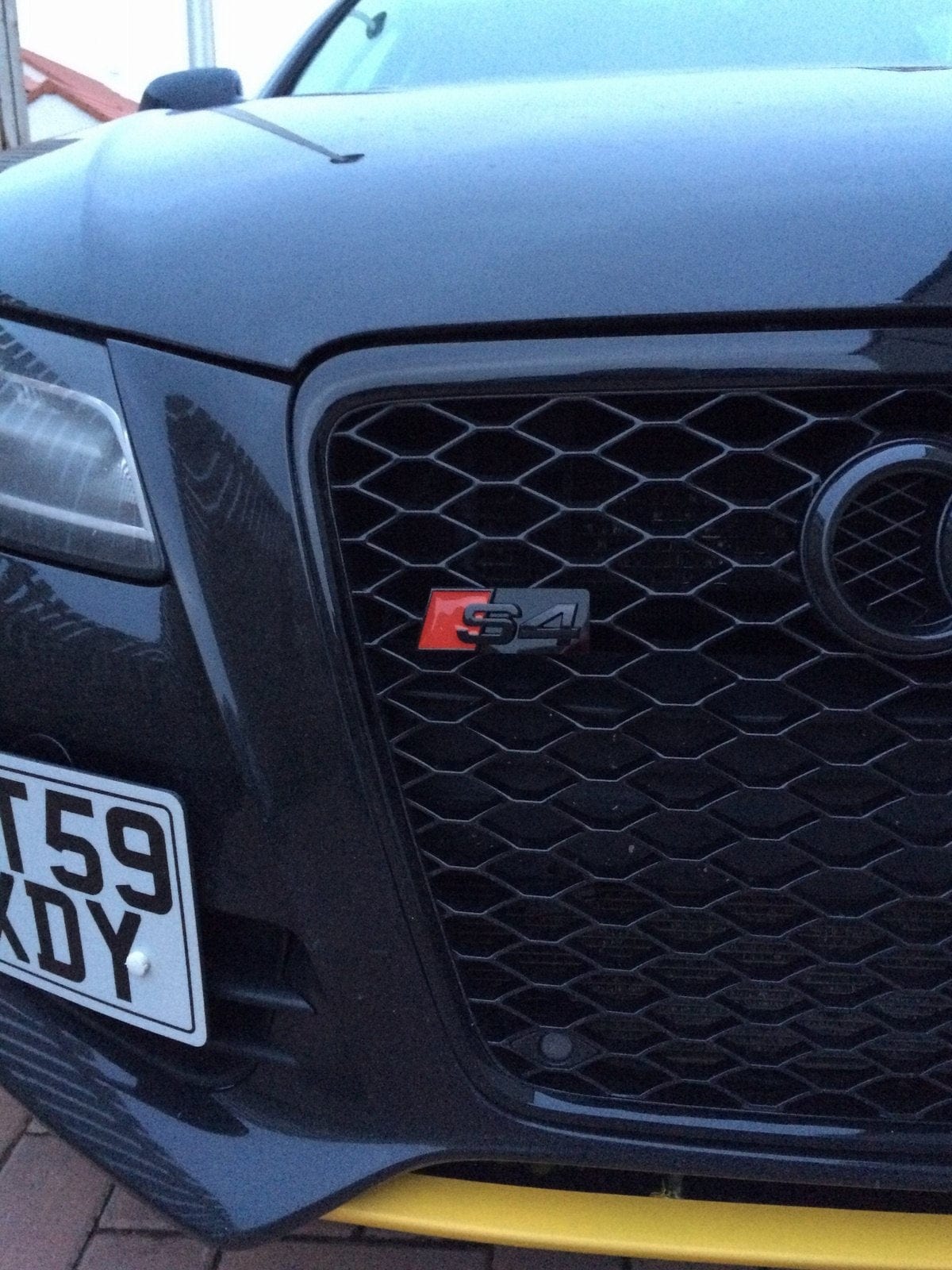 Logo de calandre S4 noir pour Audi (Black Edition), vue 3