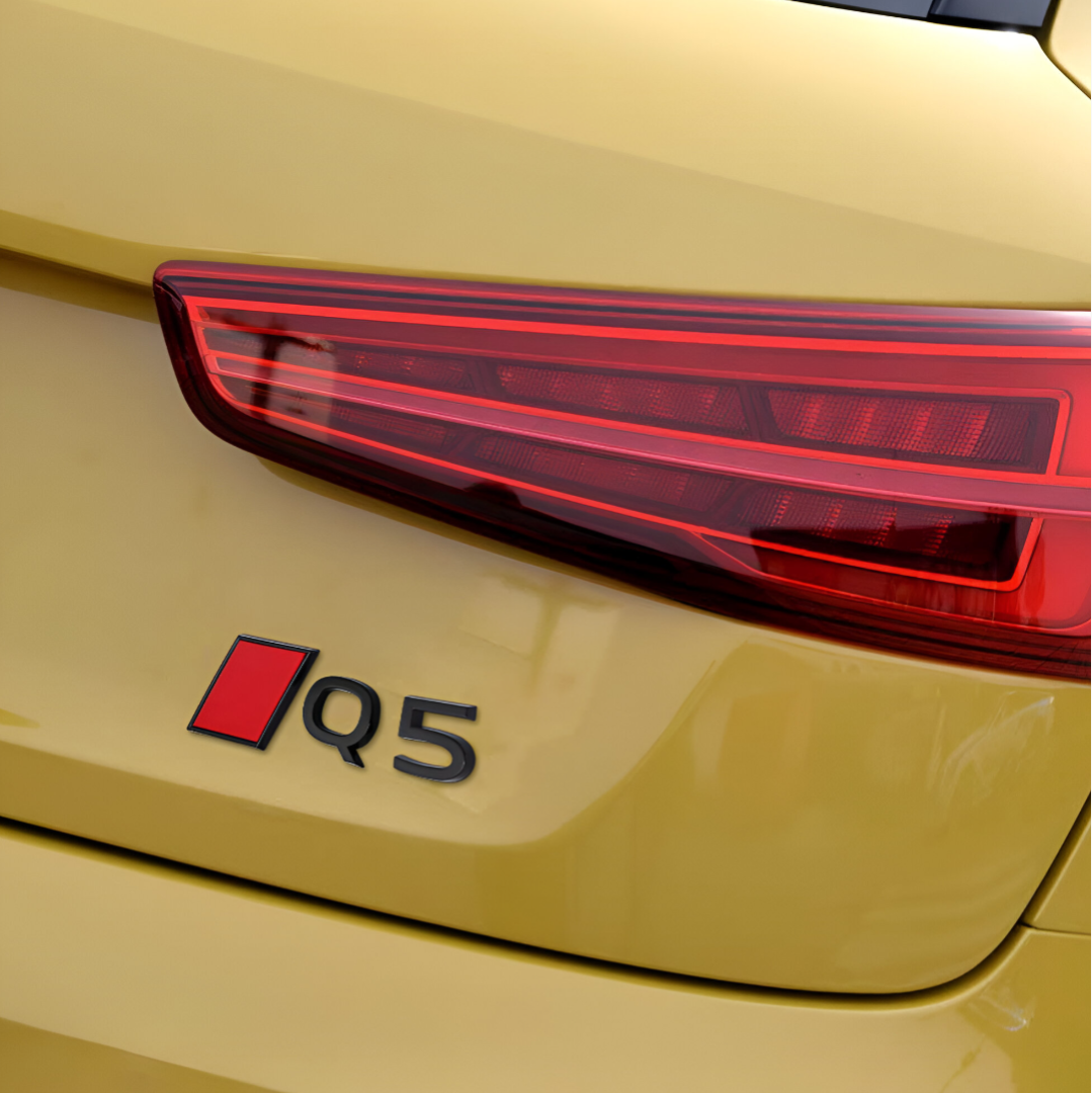 Logo de coffre Q5 noir pour Audi (Black Edition), vue 5